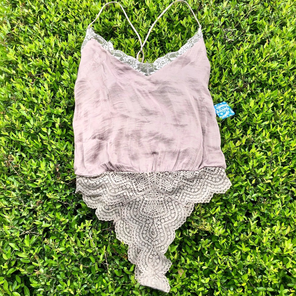 🛍Sale!! Free People HBD Bodysuit